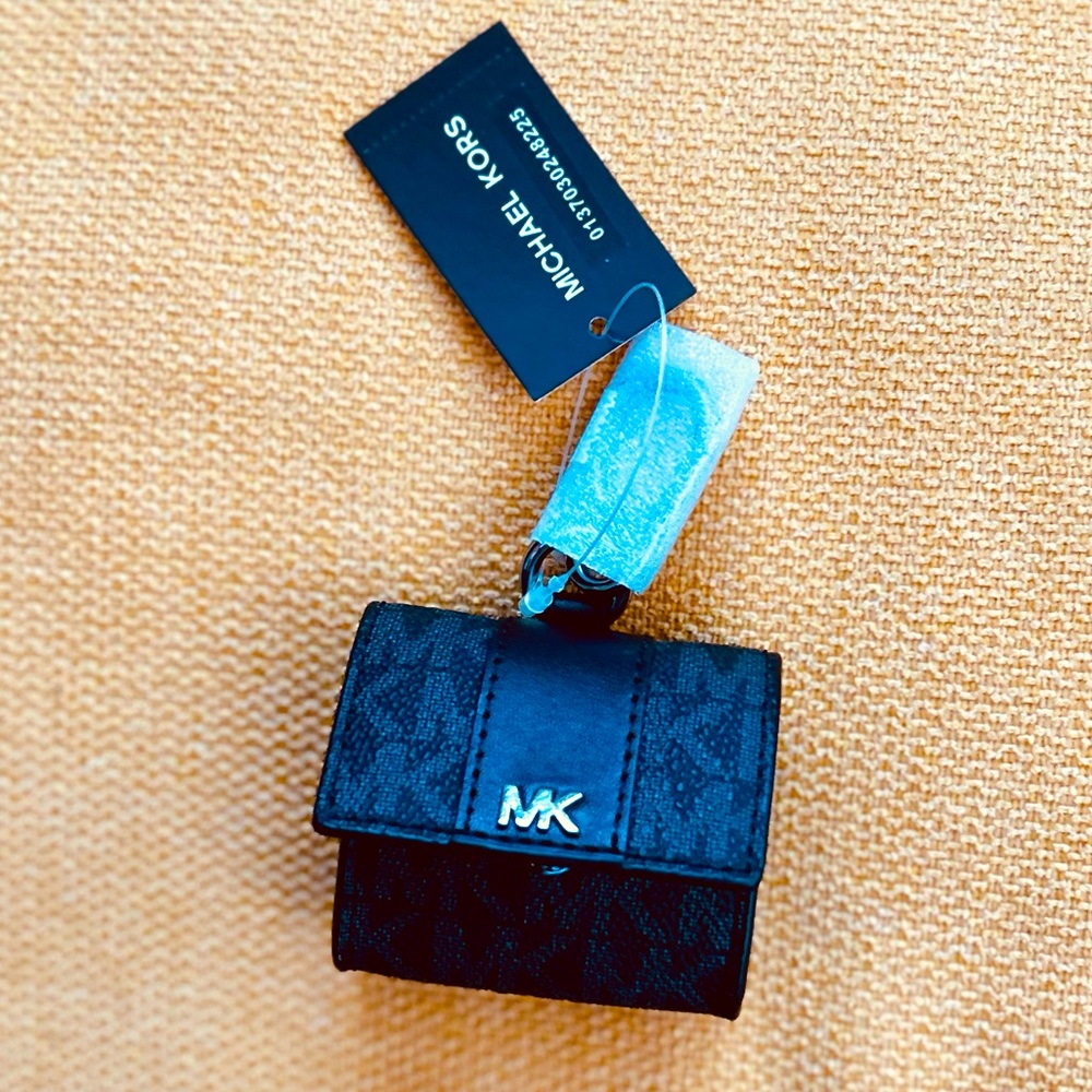 Michael Kors 3rd Generation AirPod Case